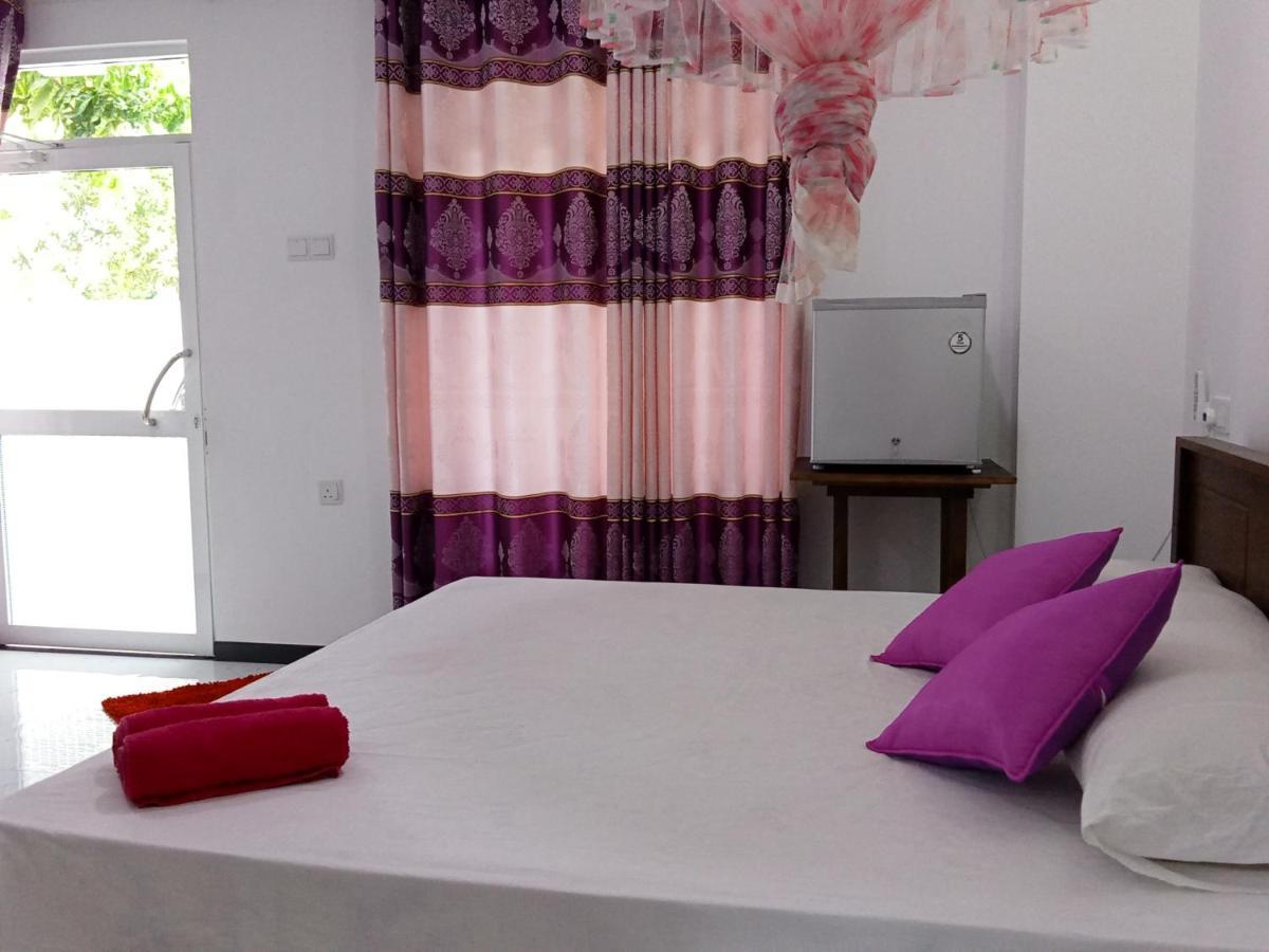 Pearl Holiday Inn Мириса Екстериор снимка