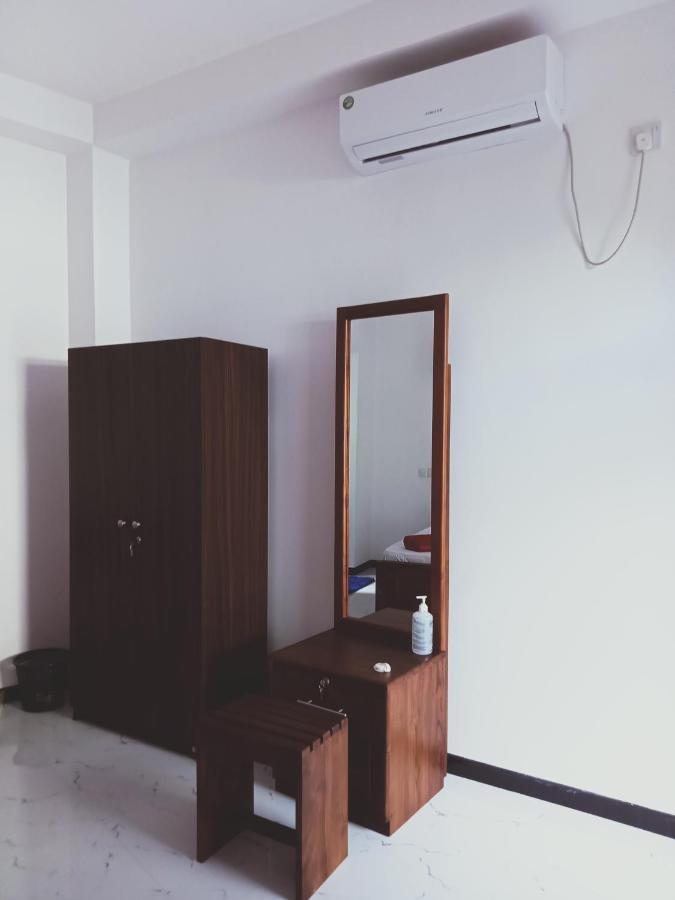 Pearl Holiday Inn Мириса Екстериор снимка