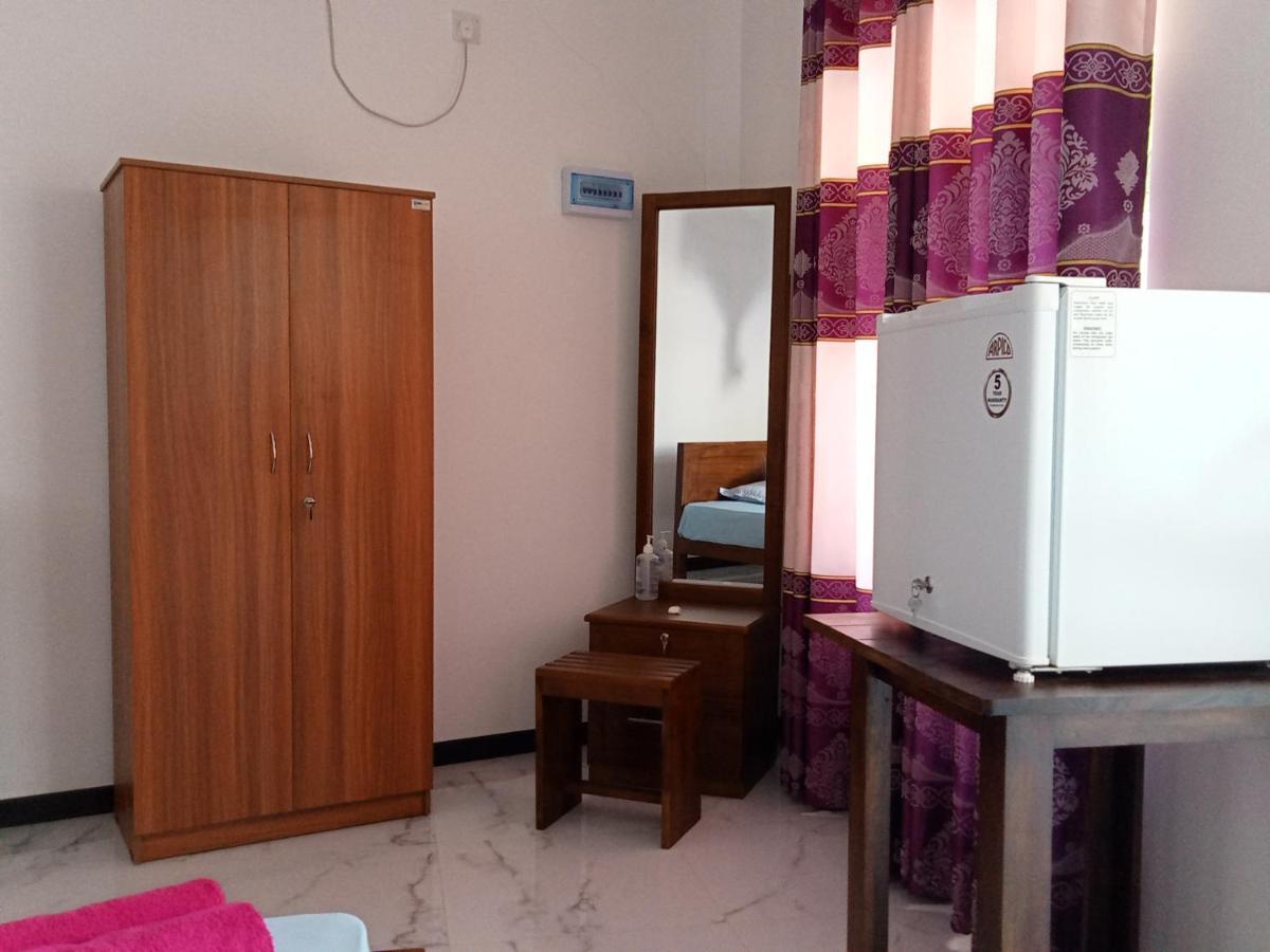 Pearl Holiday Inn Мириса Екстериор снимка