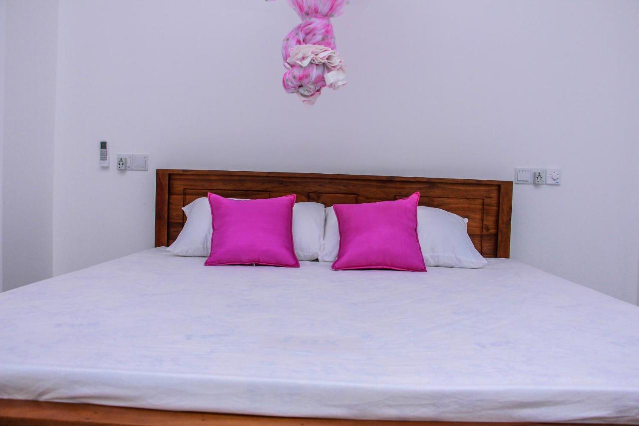 Pearl Holiday Inn Мириса Екстериор снимка