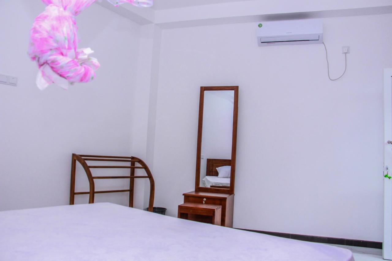 Pearl Holiday Inn Мириса Екстериор снимка
