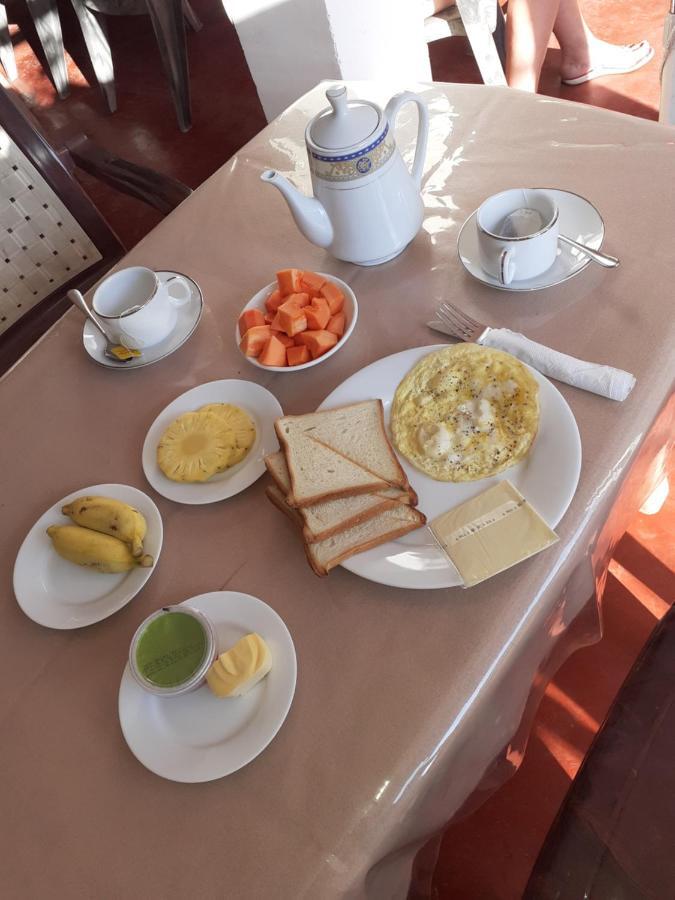 Pearl Holiday Inn Мириса Екстериор снимка